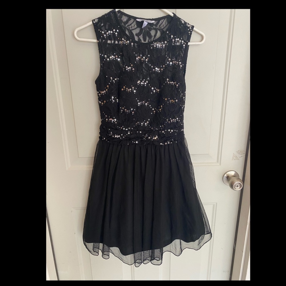 Juniors sequins black dress